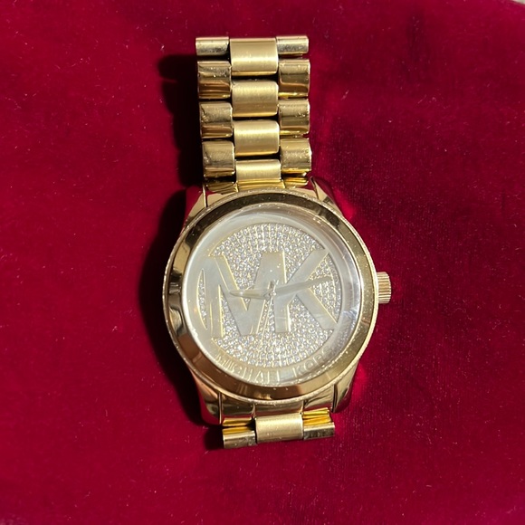 COPY - Michael Kors watch MK-5706 Gold Oversized Runway Gold Crystals - Picture 2 of 12